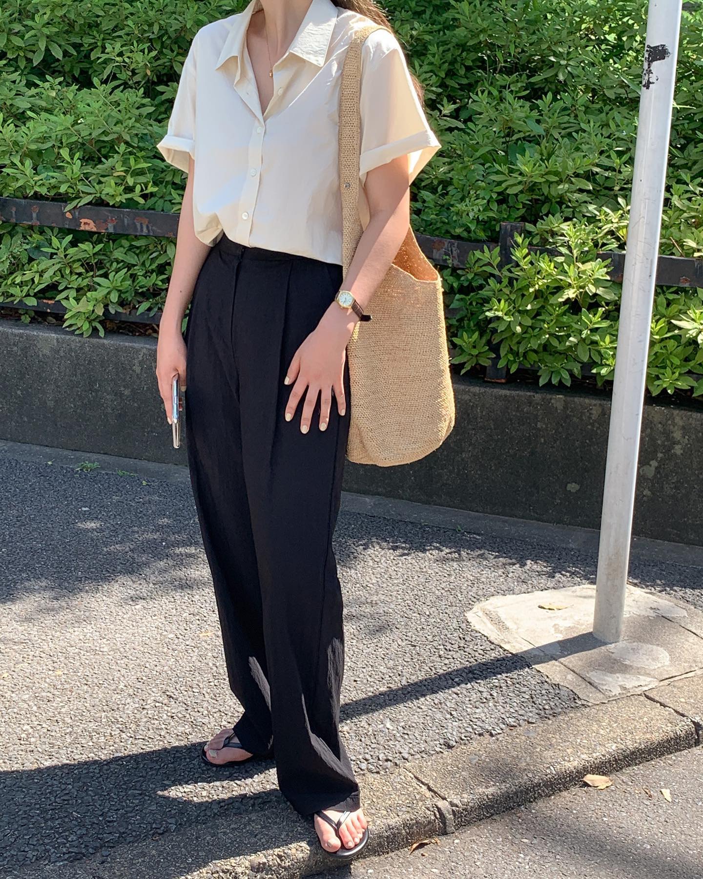 Tham khảo cách phối áo sơ mi và quần ống rộng đẹp-5