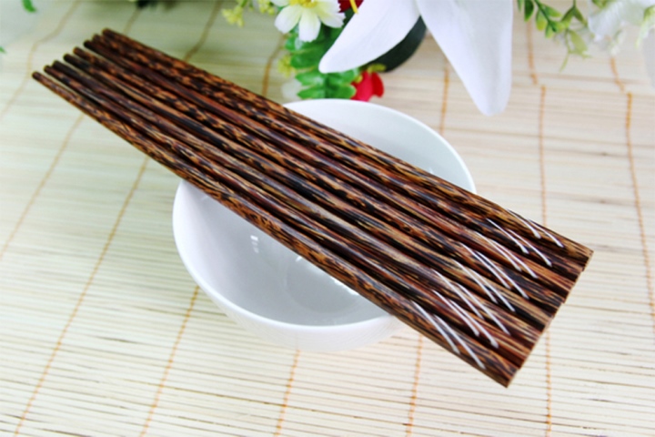 How often should chopsticks be replaced?-1