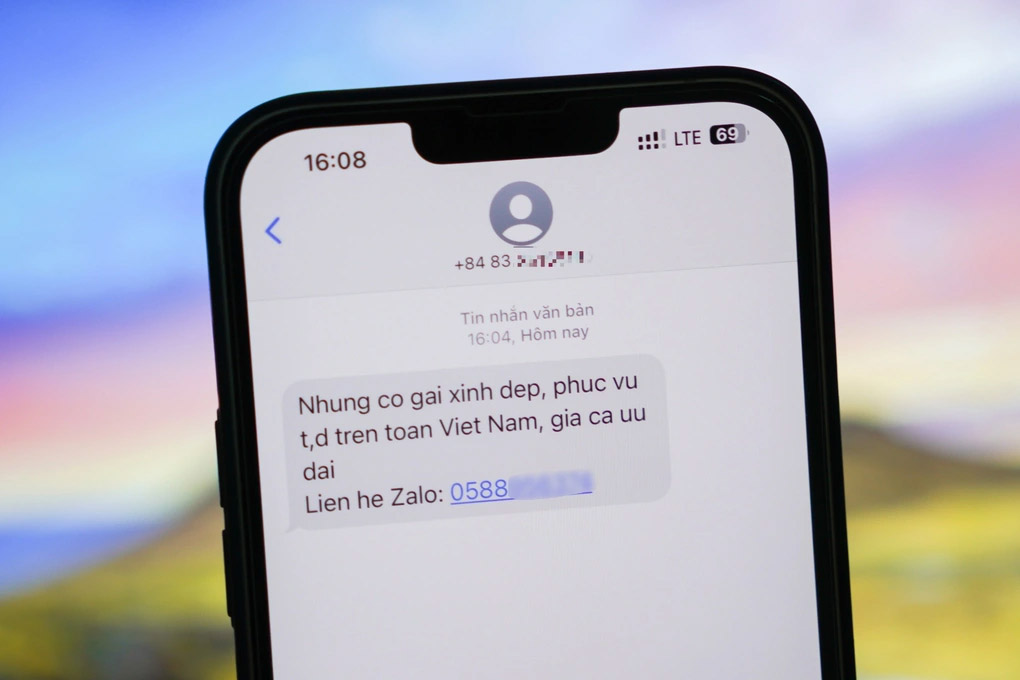 Loạn tin nhắn gạ tình, mời chào bán dâm-1