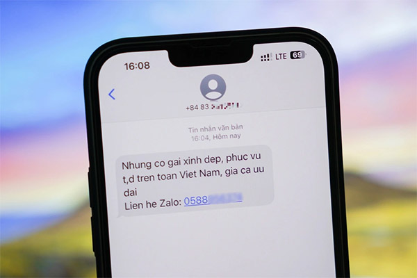 Lật xe khách ở Kon Tum, 5 người thương vong-2