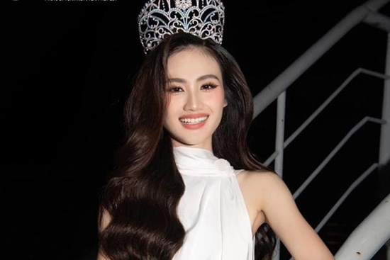 Netizen bất ngờ chia sẻ rầm rộ đoạn clip Hoa hậu Ý Nhi trước khi đăng quang, thái độ gây chú ý