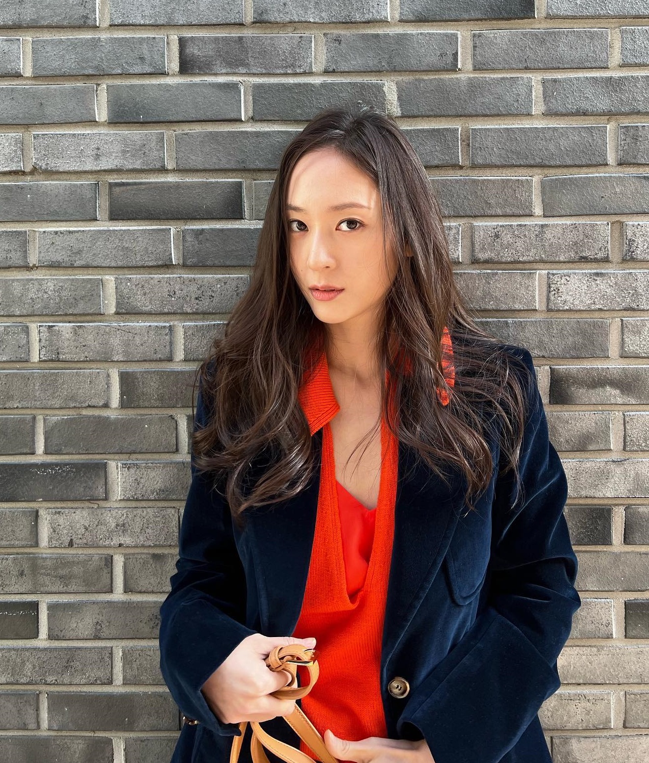 Sao Hàn gợi ý 5 kiểu tóc xoăn sang trọng mà vẫn trẻ trung-1