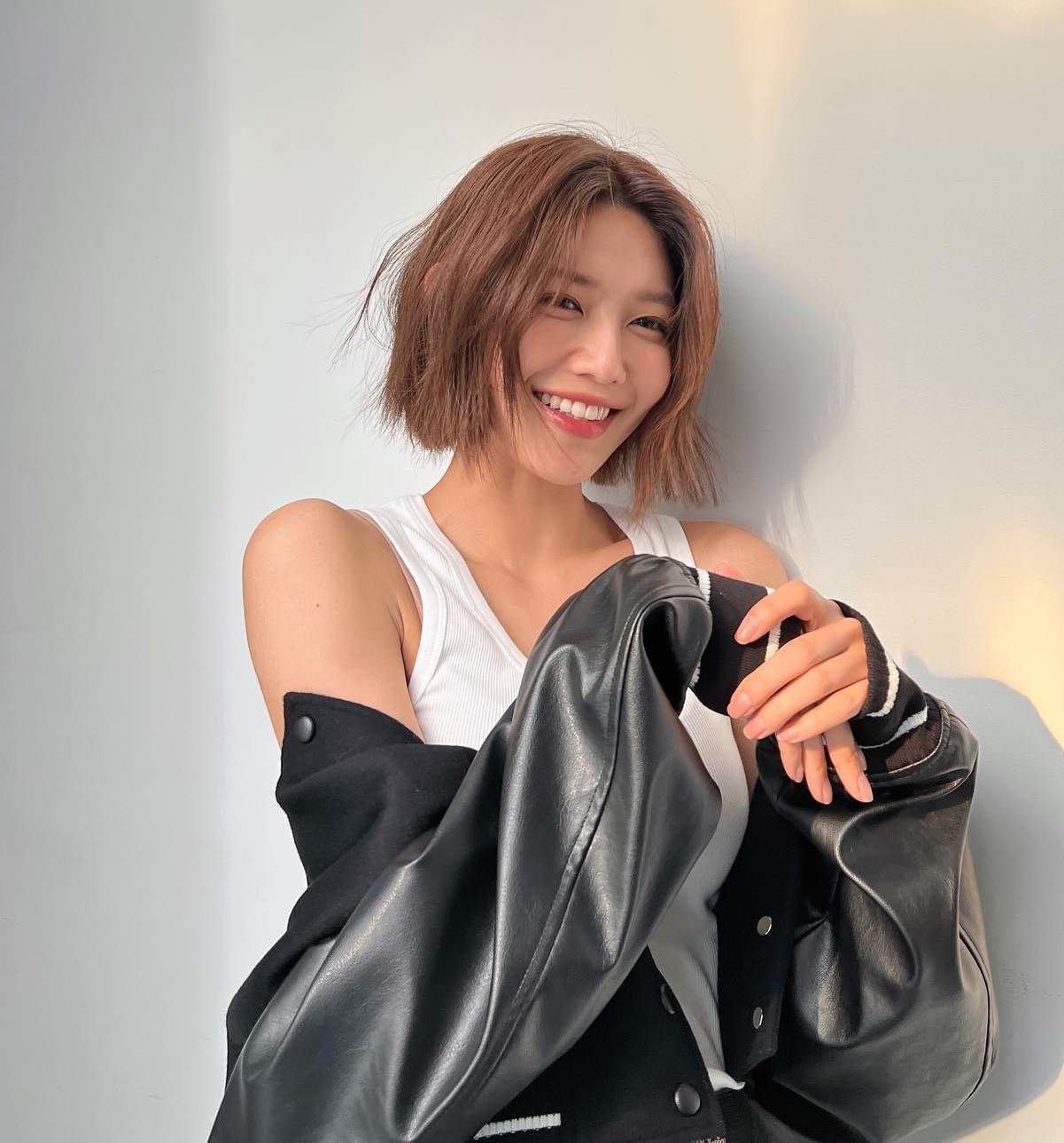 Sao Hàn gợi ý 5 kiểu tóc xoăn sang trọng mà vẫn trẻ trung-4