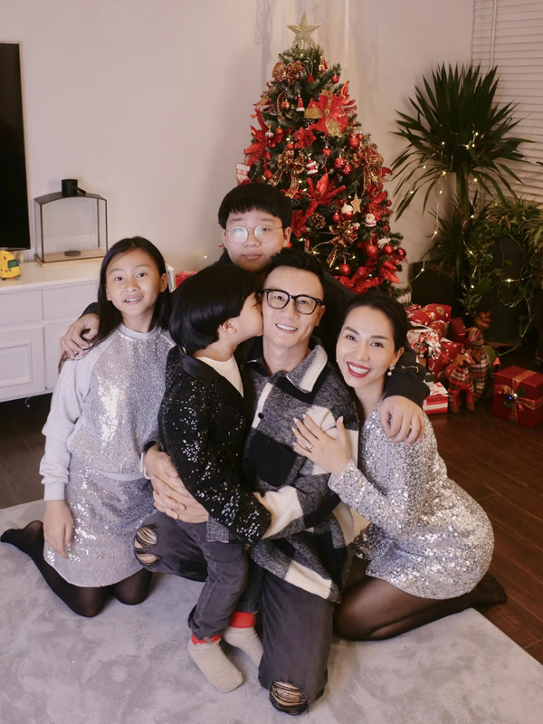 Ca sĩ gốc Thành Nam vừa khoe siêu biệt thự khiến Vbiz choáng ngợp giàu có ra sao?-10