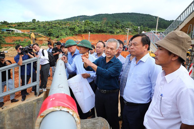 Nhà mới xây 3,7 tỷ sụt lún nghiêm trọng sau 2 tháng tân gia do ảnh hưởng sạt trượt đất hồ chứa nước-1