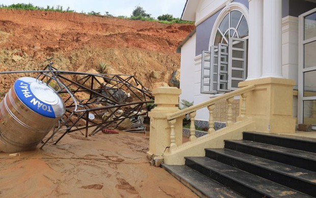 Nhà mới xây 3,7 tỷ sụt lún nghiêm trọng sau 2 tháng tân gia do ảnh hưởng sạt trượt đất hồ chứa nước-9