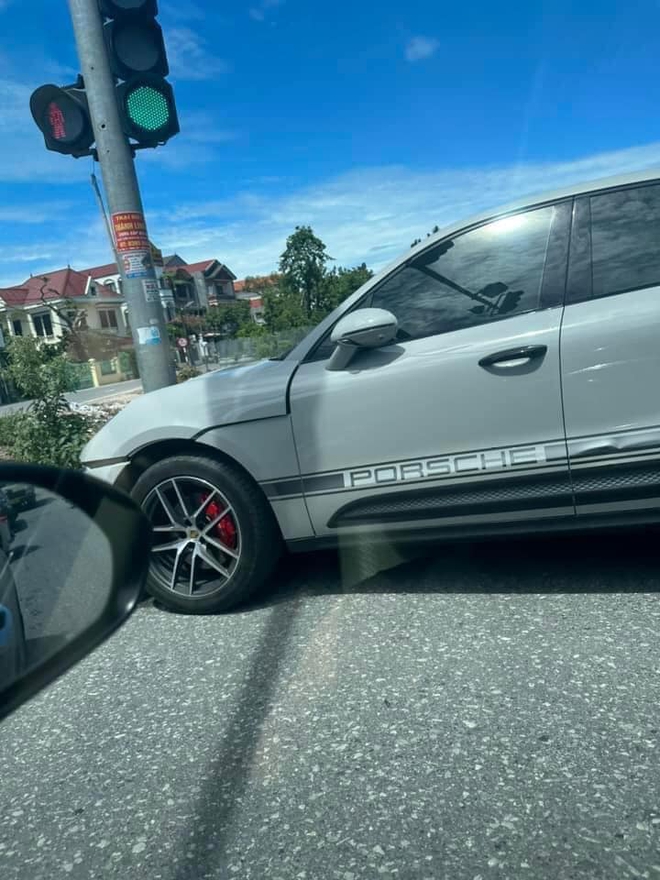 Siêu xe Porsche không biển số gặp tai nạn tại Hưng Yên-1