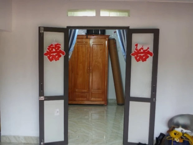 Đi ăn cưới bạn thân, hot girl nổi lòng tham, mở tủ trộm 8 chỉ vàng-3