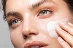 Cách dùng kem dưỡng mắt giúp chống lão hóa, ngừa nếp nhăn-2