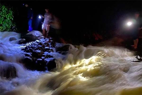 Mâu thuẫn phân chia tài sản, nữ giảng viên đổ xăng đốt chết chồng-2