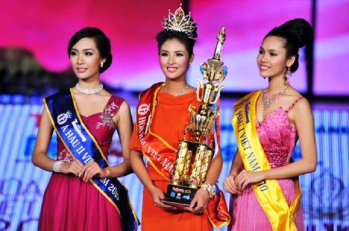 Những người đẹp Việt từng tuyên bố trả lại vương miện Hoa hậu-7