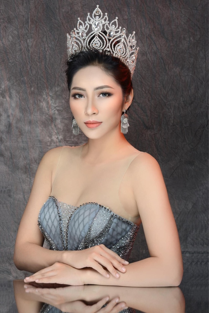 Những người đẹp Việt từng tuyên bố trả lại vương miện Hoa hậu-6