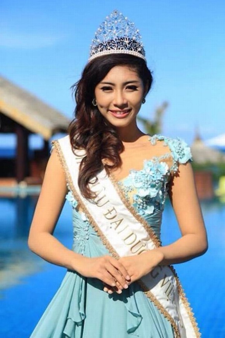 Những người đẹp Việt từng tuyên bố trả lại vương miện Hoa hậu-4