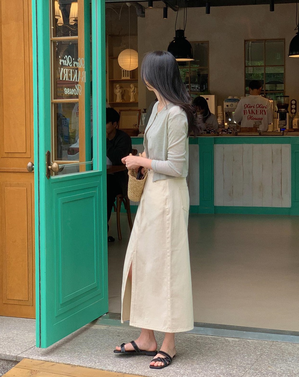 5 kiểu chân váy dài giúp vẻ ngoài trẻ hơn-10