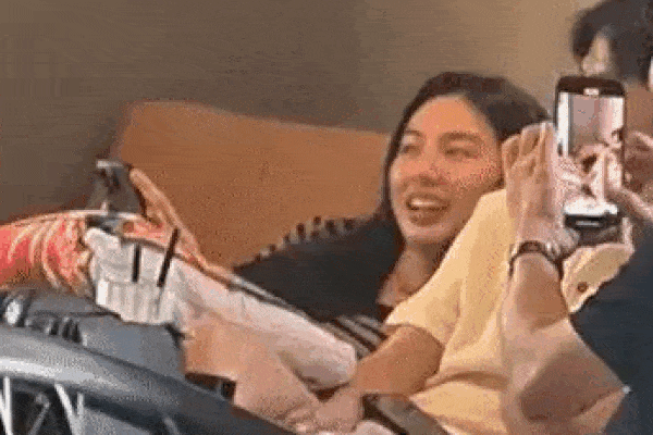 Thuỳ Tiên đến cạnh Quang Linh Vlogs, phản ứng tinh tế của nhân vật này lập tức hút 1,2 triệu view-7