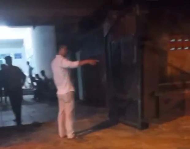 Họ gom được mấy chục triệu vô nhận thi thể, ra về trong túi còn hơn 300 ngàn...-1