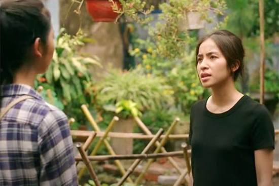 'Làng trong phố' tập 9: Hoài bị bóc mẽ tằng tịu với sếp giữa xóm trọ