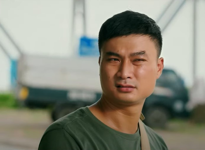 Làng trong phố tập 9: Hoài bị bóc mẽ tằng tịu với sếp giữa xóm trọ-4