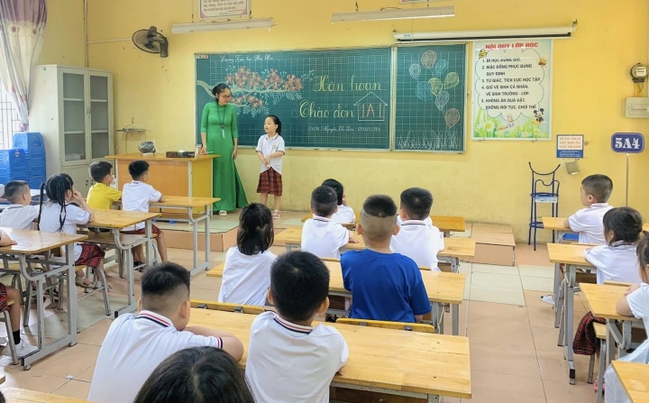 Phụ huynh Hà Nội tố bị trường ép tặng điều hòa, máy chiếu: Phòng GD&ĐT nói gì?-1