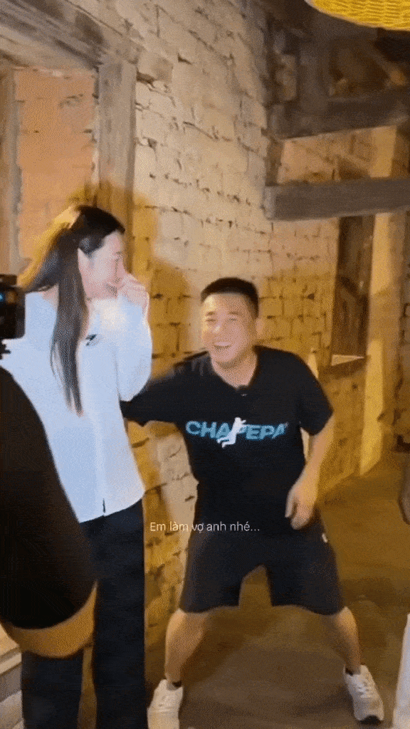 Thuỳ Tiên đến cạnh Quang Linh Vlogs, phản ứng tinh tế của nhân vật này lập tức hút 1,2 triệu view-5