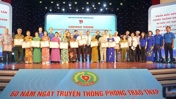 Sáng mãi phong trào Thanh niên xung phong tình nguyện Tháng 8 Thủ đô-4