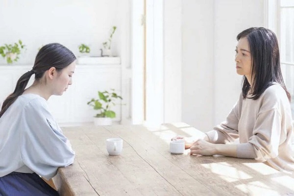 Sáng sớm, chị dâu đã sang nhà tôi khóc lóc và đòi ly hôn chồng-1