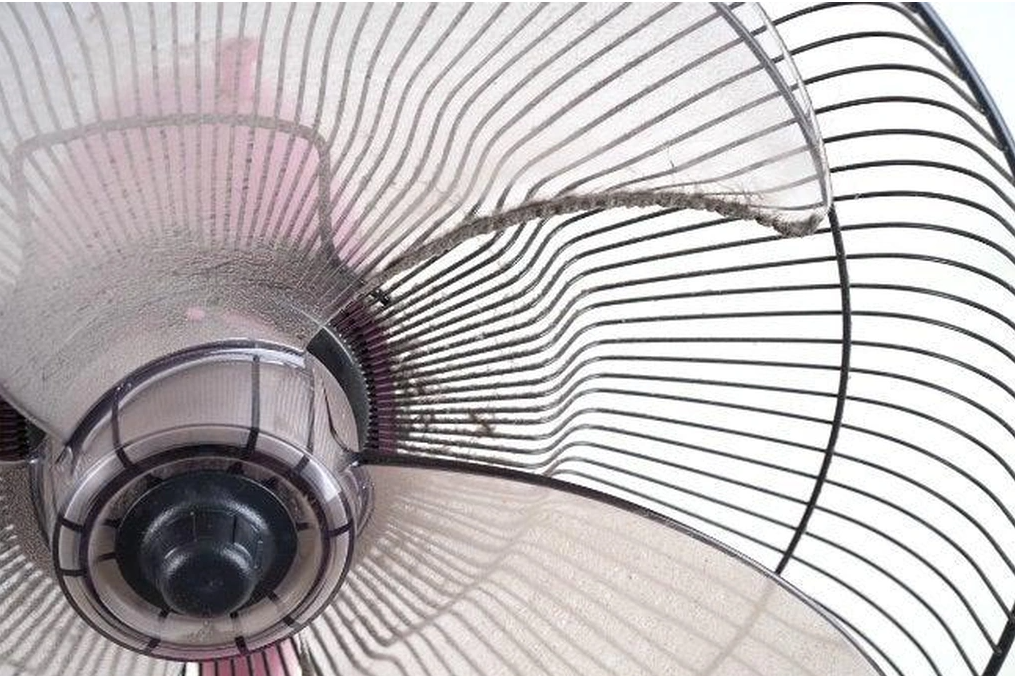 Why do fans accumulate dust quickly after a period of use? - 1