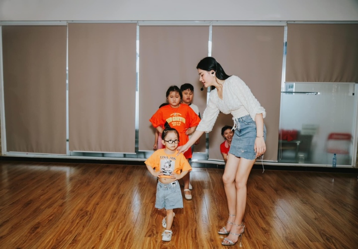 Hoa hậu đặc biệt nhất Việt Nam: Trả lại vương miện gần 4 tỷ đồng ngay sau phút đăng quang-3