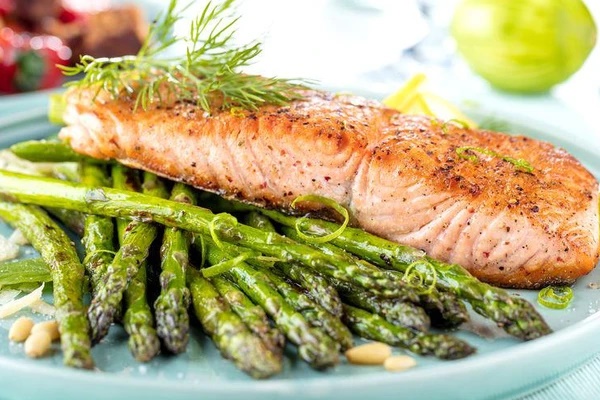 Sau tuổi 40, bác sĩ khuyên nên ăn nhiều 4 thứ để tim khỏe hơn-4