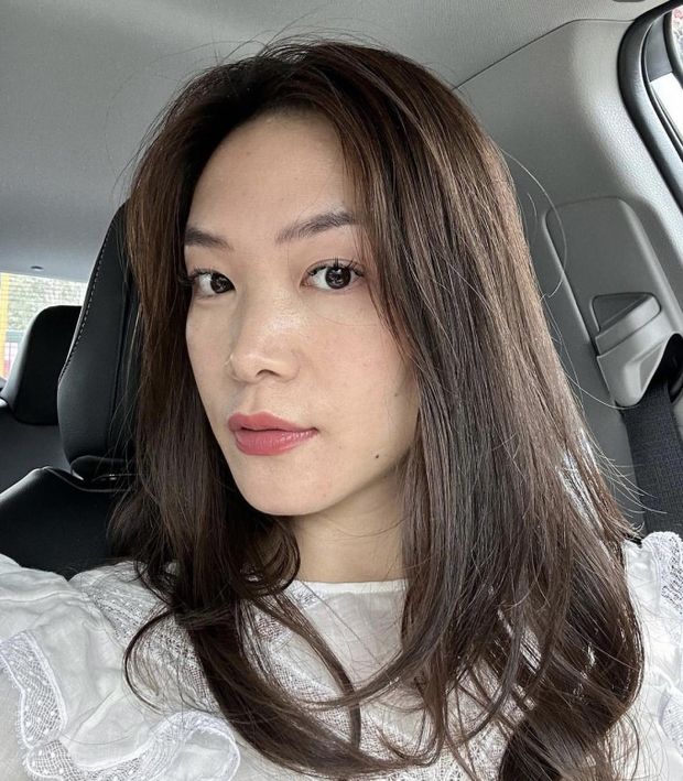 Hoa hậu Việt gặp sự cố trớ trêu và đánh rơi vương miện khi đăng quang giờ có cuộc sống ra sao?-5