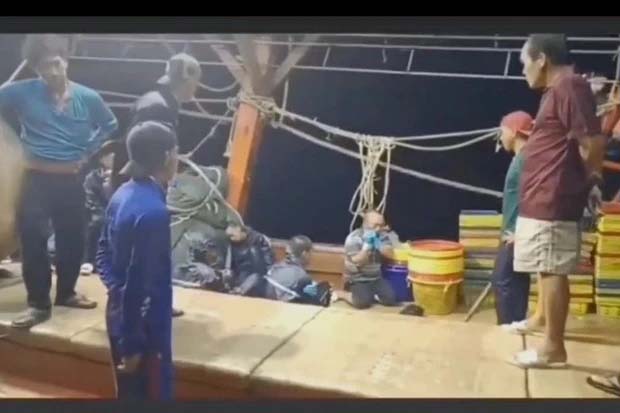 Vụ 4 ngư dân bị đánh dã man trên tàu cá: Nhiều lần tôi định nhảy xuống biển...-2