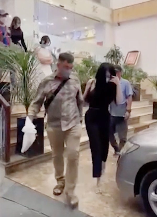 Làm rõ về các chân dài quảng cáo là tiếp viên hàng không để nâng giá bán dâm-2