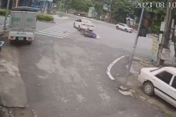 Tài xế taxi vượt ẩu và cái kết-1