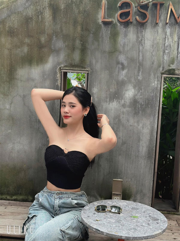 Nàng Hoa hậu Việt trả vương miện ngay sau khi đăng quang: Sở hữu ngoại hình bốc lửa, cực đắt show sau khi đăng quang-4