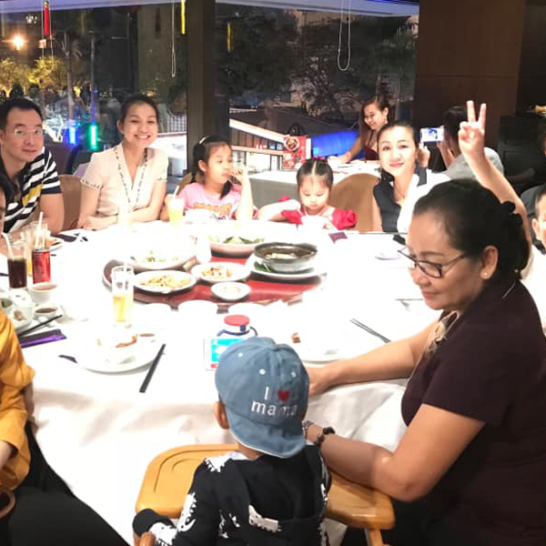 Mẹ chồng Hoa hậu Thùy Lâm: Thương và bênh vực con dâu như ruột thịt-2