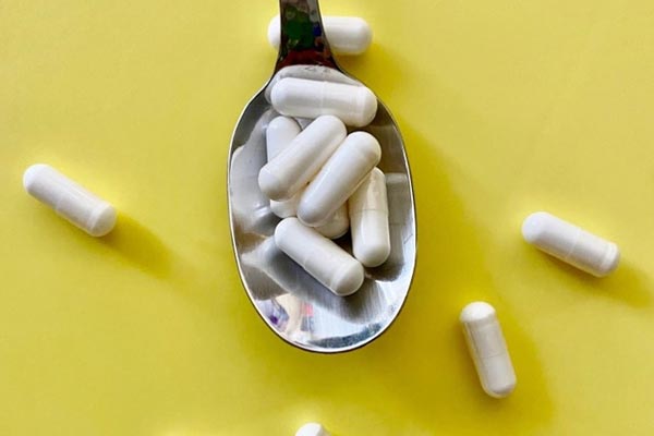 Nữ sinh suýt chết vì uống thuốc phá thai mua trên mạng-1