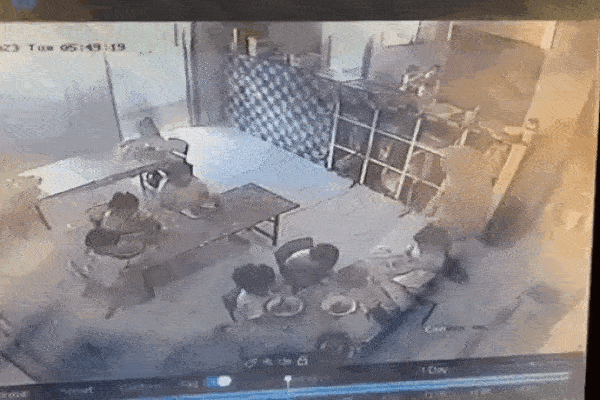 Cô giáo mầm non bạo hành học sinh, không ngờ đến cơn thịnh nộ ngút trời của gia đình nạn nhân-1