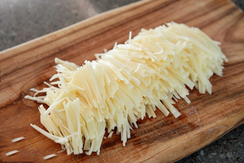 Cách làm bánh pizza khoai tây vừa nhanh vừa lạ miệng-1