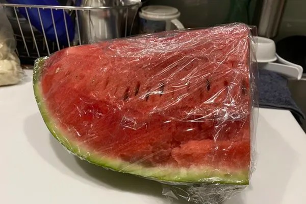 Bác sĩ chỉ ra sai lầm khi sử dụng màng bọc thực phẩm tăng nguy cơ ung thư, trẻ dậy thì sớm-3