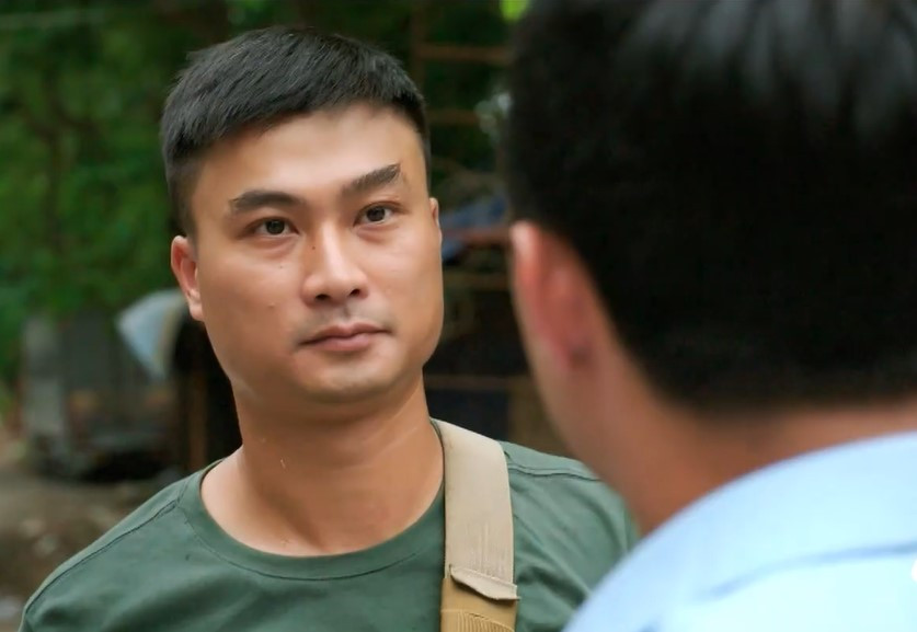 Làng trong phố tập 11: Hiếu xử lý sếp yêu râu xanh của vợ-1