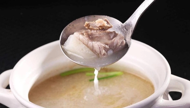 Trẻ 6-12 tháng nên tránh xa 7 loại nước này nếu không sẽ gây tổn thương thận và lá lách-3