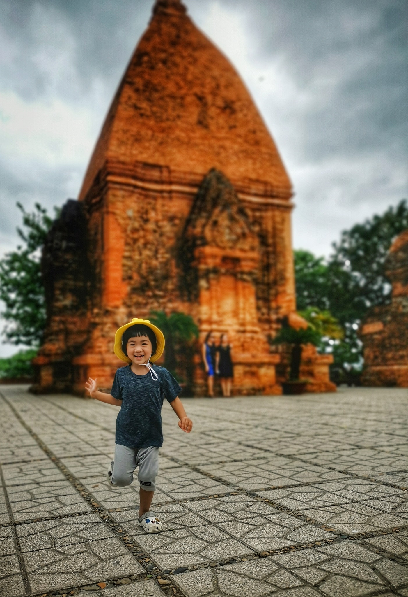 Bố mẹ hoãn mua nhà, để dành tiền đưa con đi du lịch khắp nơi-3