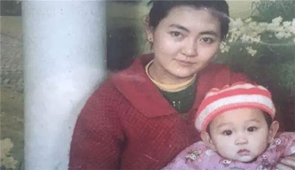 Nhận được cuộc gọi từ số lạ, bà mẹ đau khổ khi phát hiện chân tướng về đứa con trai mình nuôi 23 năm-5