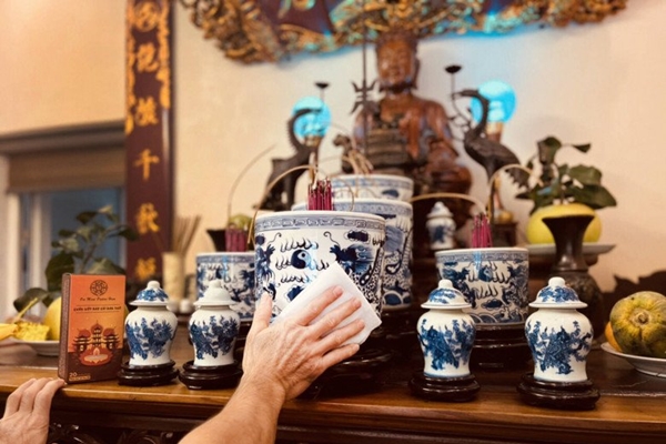 Dù cúng Rằm hay chưa, sáng Rằm tháng 7 vẫn nên đặt 3 thứ có mùi này lên bàn thờ để gia đạo bình an-4