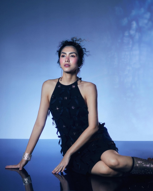 Hà Hồ tại The Mentor: Diện cây Chanel hơn 300 triệu, đụng hàng bất phân thắng bại với Hà Tăng-6