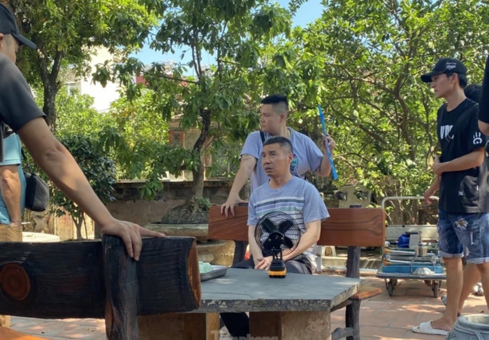 Vợ Công Lý nói về cảnh phim lấy nước mắt người xem” trong Gia đình mình vui bất thình lình-3