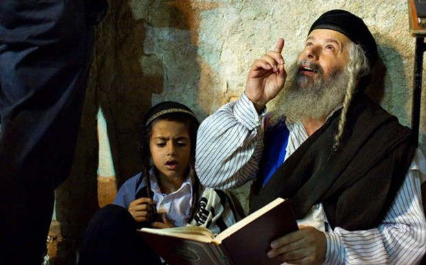 Không tiền, không mối quan hệ, học tư duy BÁN NGỖNG của người Do Thái: Tiền và giá trị thăng hạng ngay lập tức!-2