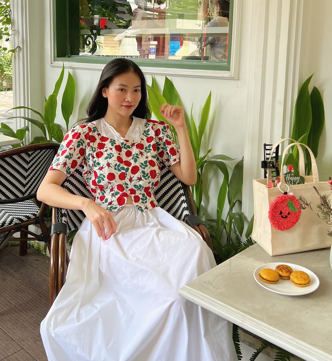 Phong cách diện áo sơ mi chuẩn thanh lịch của Hoa hậu Phương Khánh-3