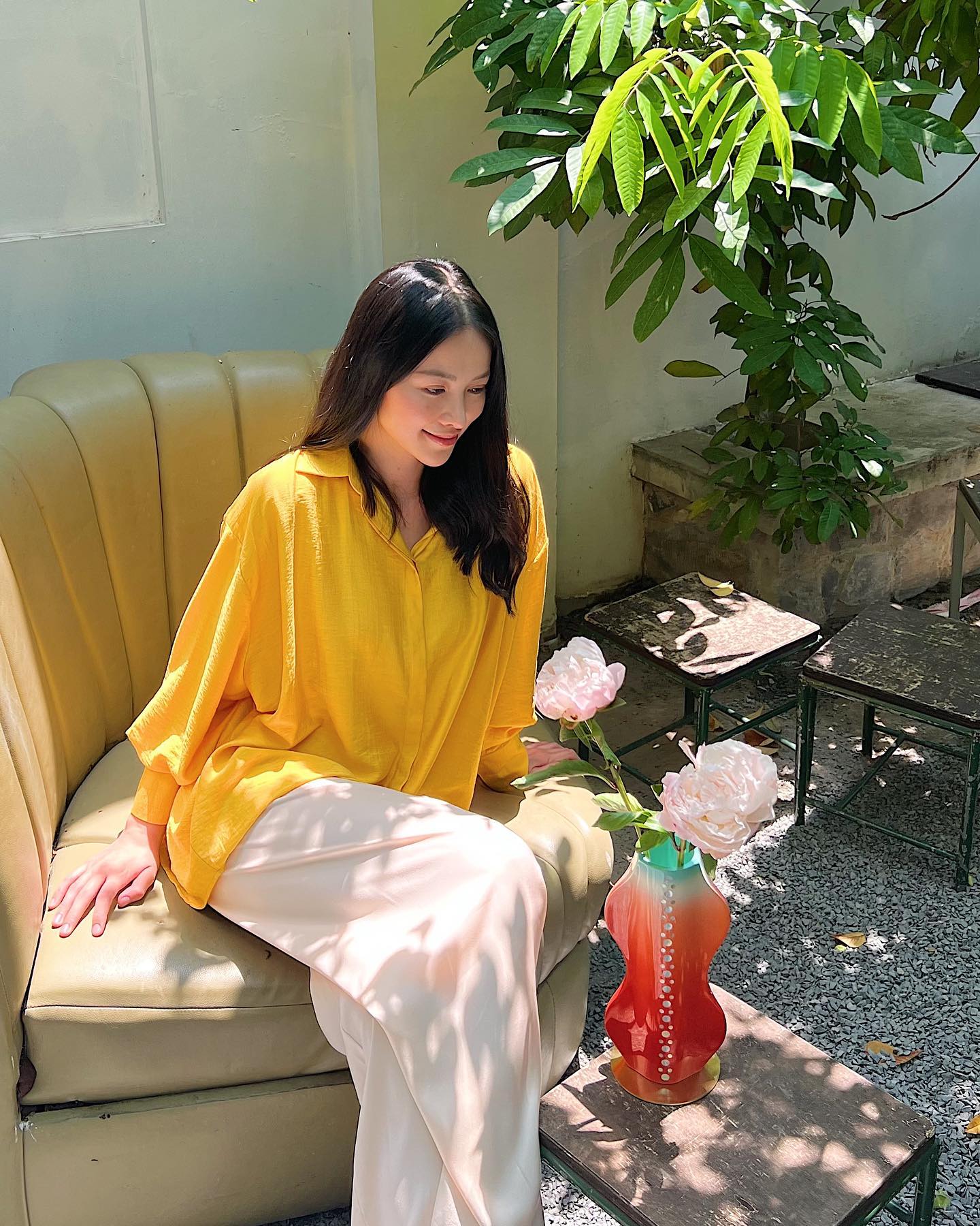 Phong cách diện áo sơ mi chuẩn thanh lịch của Hoa hậu Phương Khánh-4