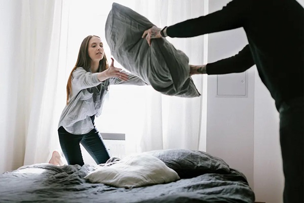 Nhiễm trùng, hoại tử sụn do bấm nhiều lỗ tai-3